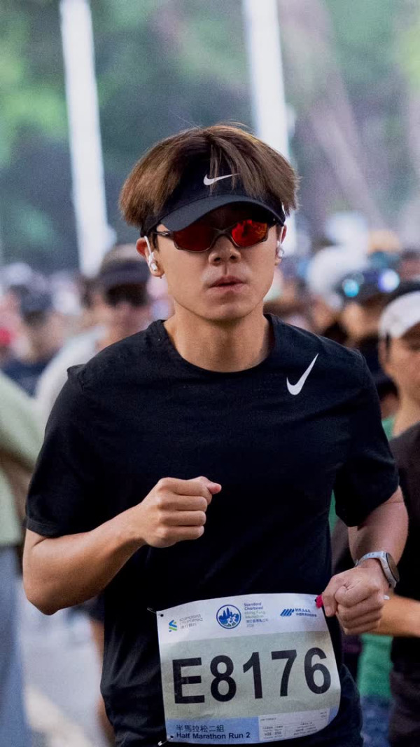 渣馬2026｜人氣男星驚喜現身風頭直逼周潤發！秘密練兵解鎖半馬！TVB藝人變小粉絲集郵