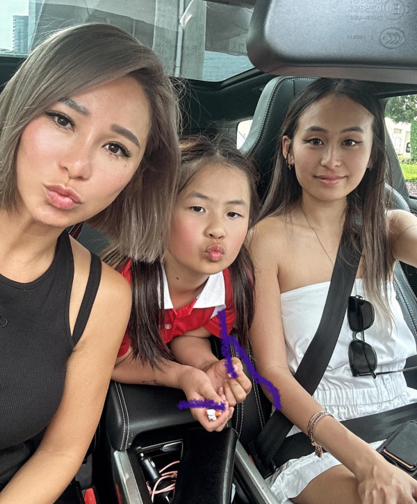 「洗米華」大女英國讀碩士一級榮譽畢業！索爆靚樣亭亭玉立激似媽媽「洗米嫂」