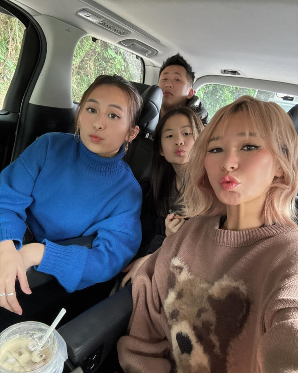 「洗米華」大女英國讀碩士一級榮譽畢業！索爆靚樣亭亭玉立激似媽媽「洗米嫂」