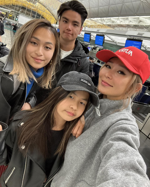 「洗米華」大女英國讀碩士一級榮譽畢業！索爆靚樣亭亭玉立激似媽媽「洗米嫂」