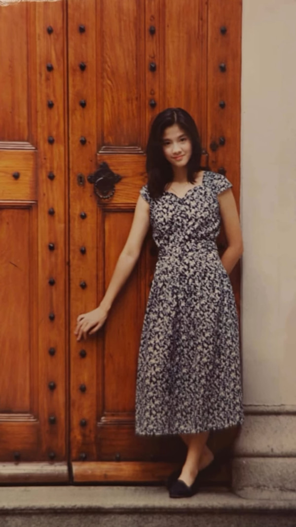 港姐冠軍升呢百億闊太激罕晒少女成長照！純天然靚足半世紀零走樣證明冇整容