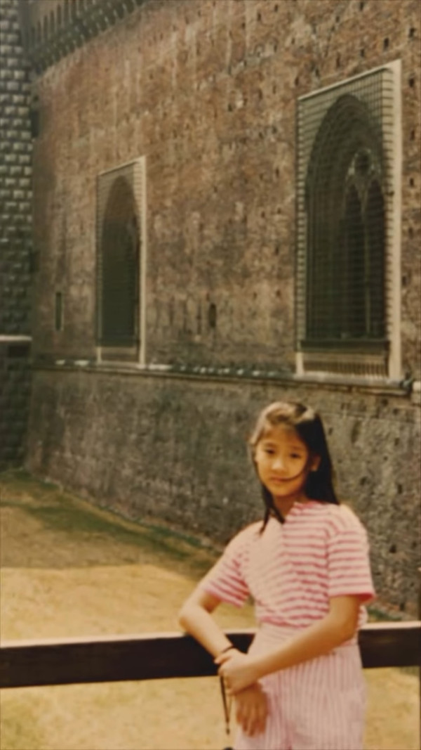 港姐冠軍升呢百億闊太激罕晒少女成長照！純天然靚足半世紀零走樣證明冇整容