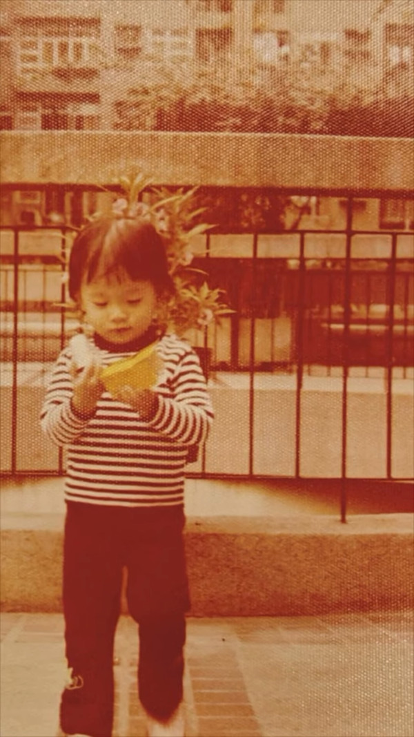 港姐冠軍升呢百億闊太激罕晒少女成長照！純天然靚足半世紀零走樣證明冇整容