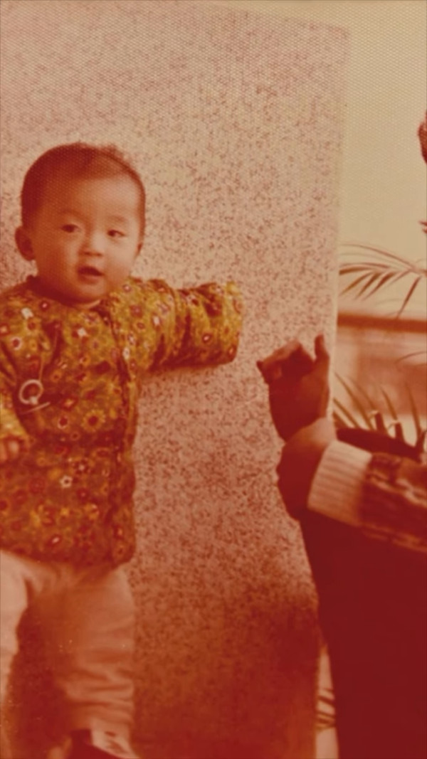 港姐冠軍升呢百億闊太激罕晒少女成長照！純天然靚足半世紀零走樣證明冇整容