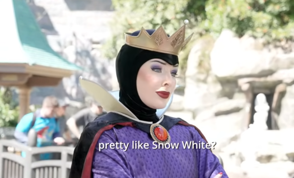 迪士尼樂園最紅「壞皇后」引退毒舌金句成絕響！真身驚艷網民：靚過公主 