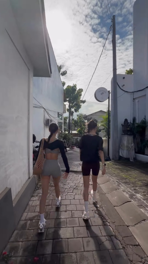 DaDa陳靜超低胸做Gym香汗淋漓！34E上圍震撼健身室直頭冇人敢斜視