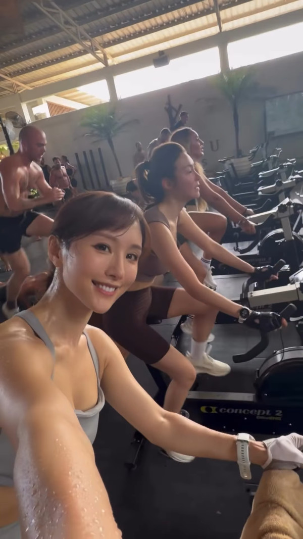 DaDa陳靜超低胸做Gym香汗淋漓！34E上圍震撼健身室直頭冇人敢斜視