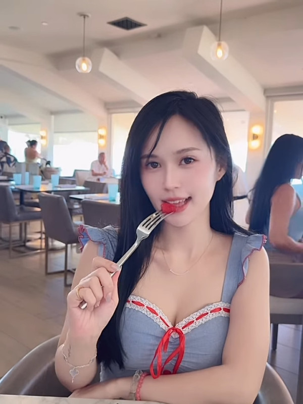 前港姐季軍梁超怡曾傳做第三者搶男友 聞阿Sa新戀情20字真實反應曝光「又講呢啲」