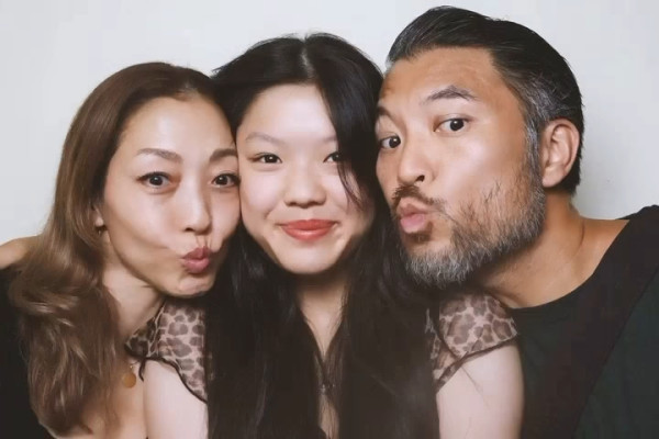 廿四味Brian「燒鵝都dope」爆紅成潮語王！身份起底原來係隱形富豪 老婆女兒背景極驚人