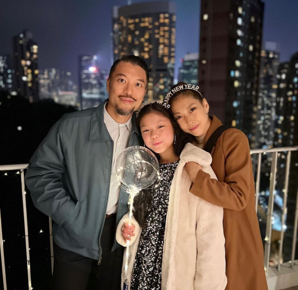 廿四味Brian「燒鵝都dope」爆紅成潮語王！身份起底原來係隱形富豪 老婆女兒背景極驚人