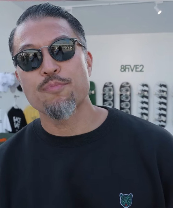 廿四味Brian「燒鵝都dope」爆紅成潮語王！身份起底原來係隱形富豪 老婆女兒背景極驚人