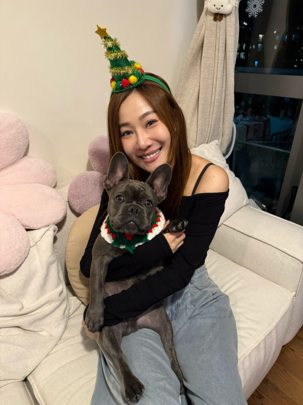 朱智賢幼帶比堅尼擠出極品深溝胸形畢露 微胖級豐滿上圍邪惡高炒震撼網民