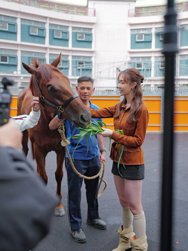 前港姐冠軍升呢馬主4個月後即拉頭馬 愛駒爆冷14倍贏7位數獎金好腳頭