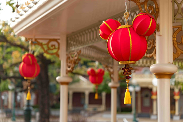 香港迪士尼樂園門票優惠！2人同行慳高達$470 再送餐飲/購物優惠券！全新開運福袋送獨家系列Duffy與好友公仔！