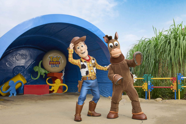 香港迪士尼樂園門票優惠！2人同行慳高達$470 再送餐飲/購物優惠券！全新開運福袋送獨家系列Duffy與好友公仔！