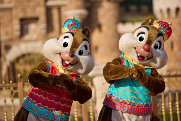 香港迪士尼樂園門票優惠！2人同行慳高達$470 再送餐飲/購物優惠券！全新開運福袋送獨家系列Duffy與好友公仔！