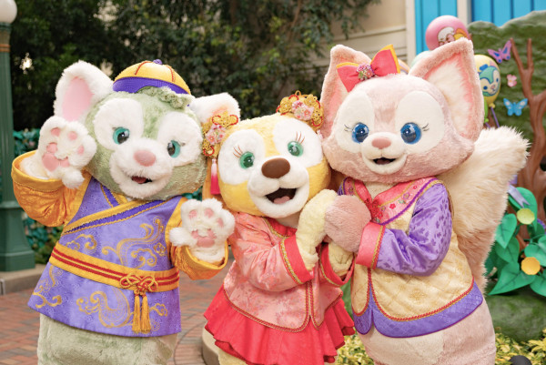 香港迪士尼樂園門票優惠！2人同行慳高達$470 再送餐飲/購物優惠券！全新開運福袋送獨家系列Duffy與好友公仔！