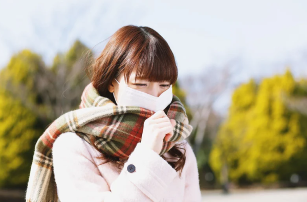 通鼻塞只需20秒？Threads瘋傳「夾腋下」奇招自救！醫生揭科學原理：有1點要注意