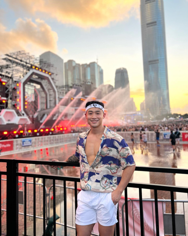 阿Sa蔡卓妍認愛一星期即同居試婚？男友夜訪豪宅打得火熱 姐弟戀進度超前