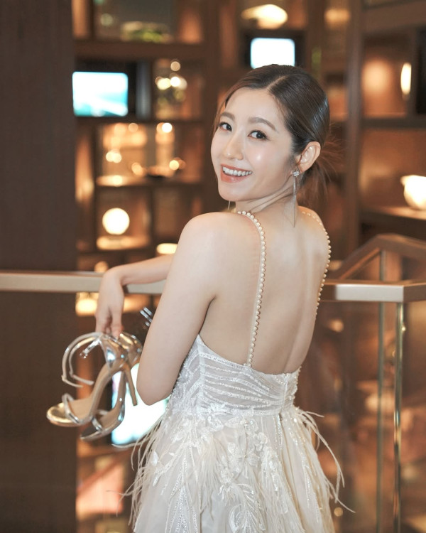 陳自瑤一炮過狂晒8張純天然童年照 15歲厚重瀏海青澀曝光！唯一變化震驚網民