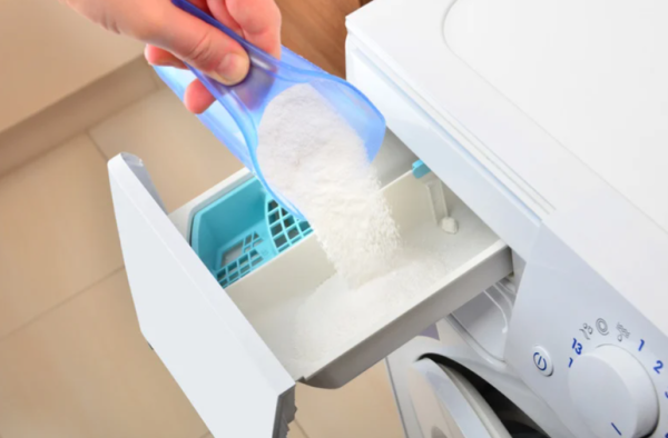 洗衣粉vs洗衣液用錯傷機？化學專家揭1款易留殘餘物！親揭最佳洗滌組合