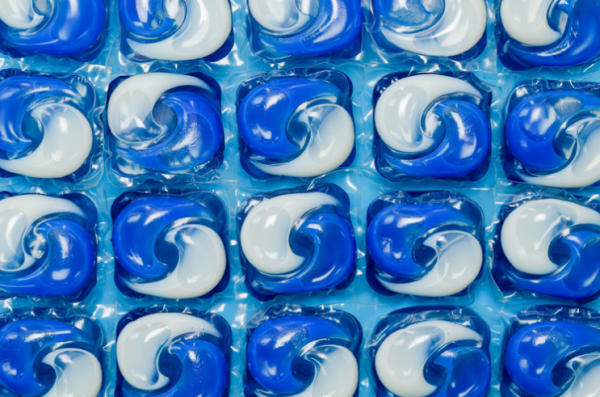 洗衣粉vs洗衣液用錯傷機？化學專家揭1款易留殘餘物！親揭最佳洗滌組合