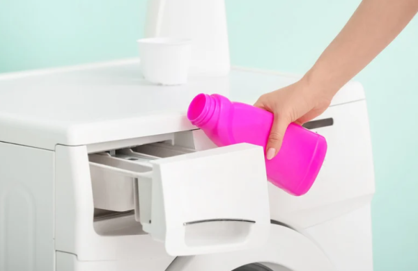 洗衣粉vs洗衣液用錯傷機？化學專家揭1款易留殘餘物！親揭最佳洗滌組合