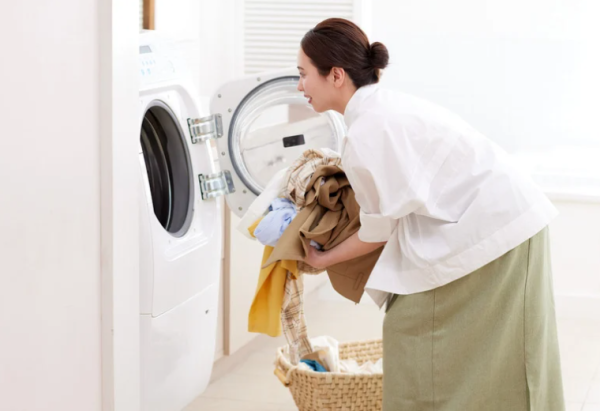 洗衣粉vs洗衣液用錯傷機?化學專家揭1款易留殘餘物!親揭最佳洗滌組合