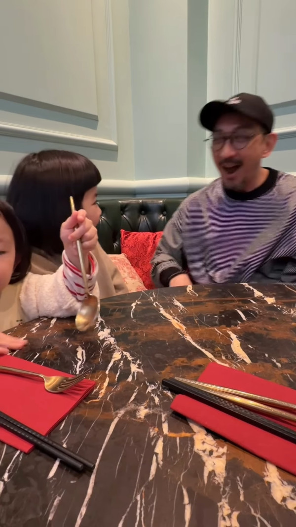 李璨琛教7歲大女李元元做呢一件事惹爭議 被網民狠批教壞細路：唔好笑！