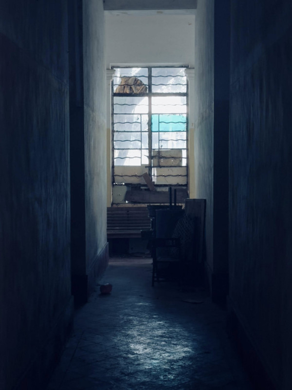 長洲百年「幽靈醫院」內部曝光！荒廢30年如鬼域　網民：門口望過但唔敢入去