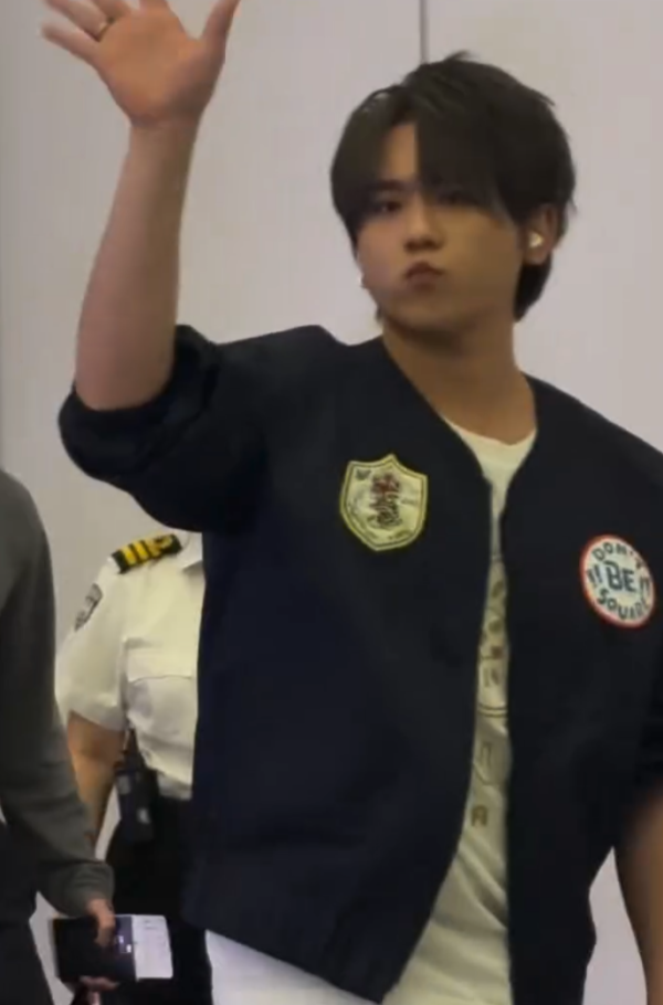 巴黎時裝周｜姜濤嘟嘴賣萌冧爆姜糖！王嘉爾冒寒掃貨、GD包到實 