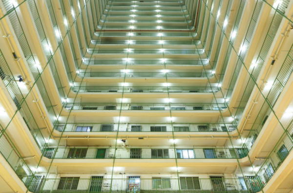 公屋住戶做外賣員都要上報?網民:搵多$1都要報!漏報一筆最高罰5萬兼收樓!附房署嚴查清單