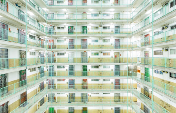 公屋住戶做外賣員都要上報?網民:搵多$1都要報!漏報一筆最高罰5萬兼收樓!附房署嚴查清單