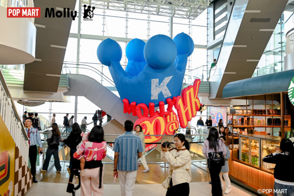 全新小天使MOLLY珍藏版八達通！拍卡會亮燈 附預訂方法！太平山頂期間限定MOLLY展 免費製專屬星願賀卡！