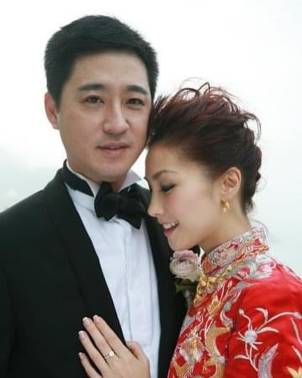 前港姐季軍淡出娛圈15年近照曝光!嫁身家過億飲食大亨移居加國做少奶奶