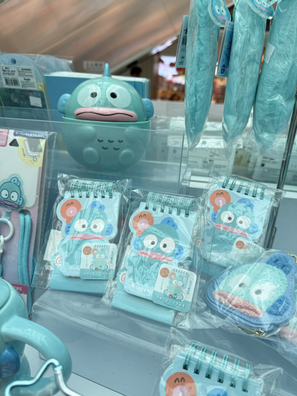 全港首個水怪HANGYODON新春花庭園！6米高日式溫泉風呂/逾200款Sanrio周邊