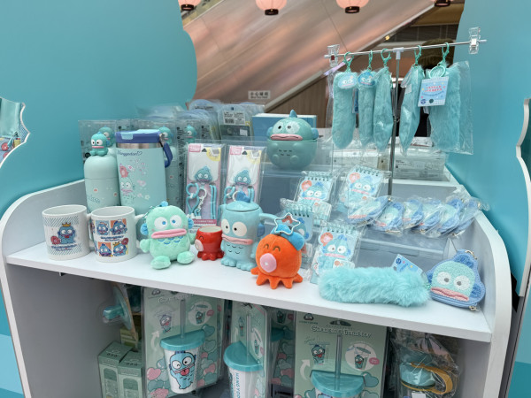 全港首個水怪HANGYODON新春花庭園！6米高日式溫泉風呂/逾200款Sanrio周邊