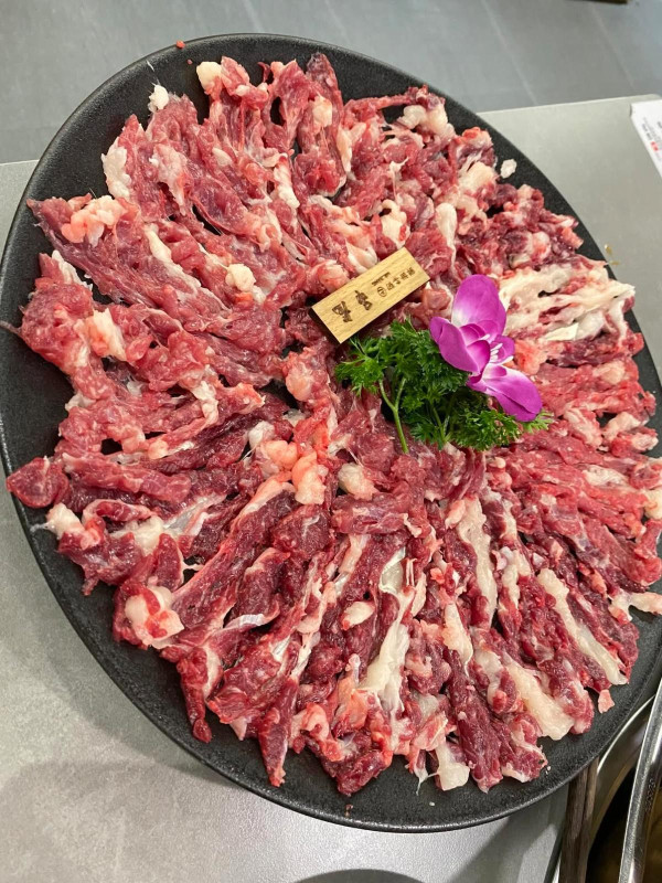 深圳食飯平?港男獨食8碟牛0呻笨 怒轟滾完無肉食!北上搵食防伏3招