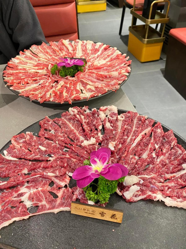 深圳食飯平?港男獨食8碟牛0呻笨 怒轟滾完無肉食!北上搵食防伏3招