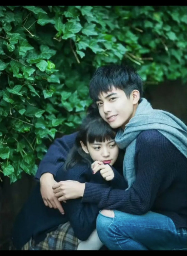 宋威龍出道11年緋聞女友逐個數！16歲初戀親密照曝光  身高185成新頂流男神