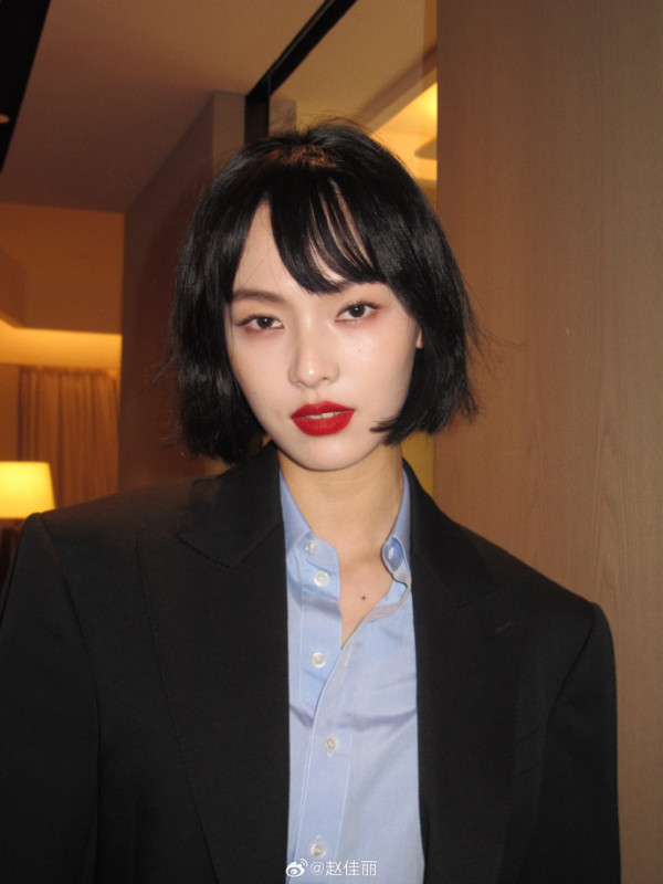 宋威龍出道11年緋聞女友逐個數！16歲初戀親密照曝光  身高185成新頂流男神