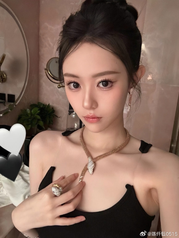 宋威龍出道11年緋聞女友逐個數！16歲初戀親密照曝光  身高185成新頂流男神