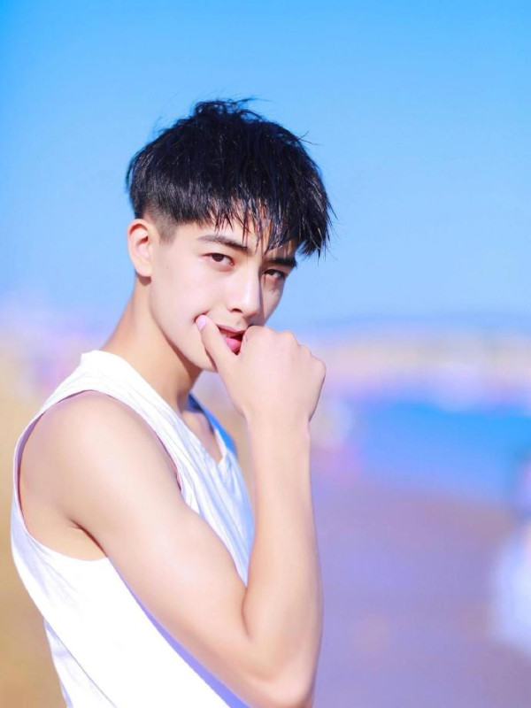 宋威龍出道11年緋聞女友逐個數！16歲初戀親密照曝光  身高185成新頂流男神