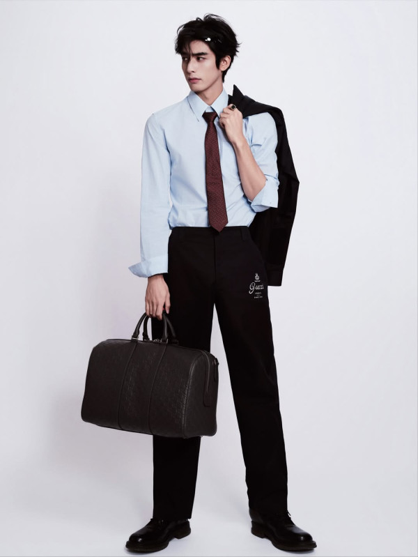 宋威龍出道11年緋聞女友逐個數！16歲初戀親密照曝光  身高185成新頂流男神