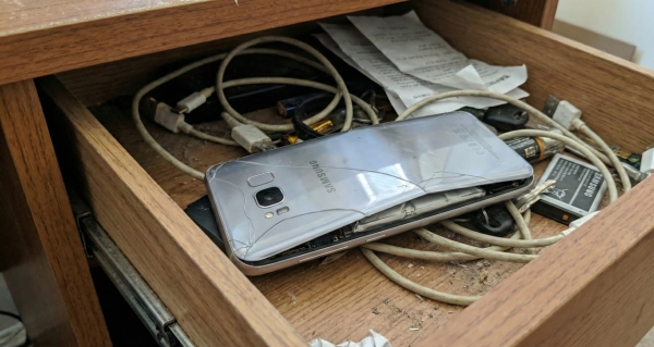 舊手機/尿袋唔好儲！消防警告隨時變火災源頭 電池專家拆解原因+危險時刻