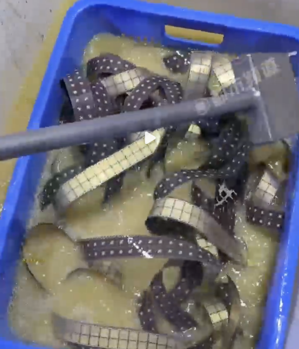 垃圾變現金？男子煉出近200克黃金 材料來自 1 舊手機零件【專家咁講...】