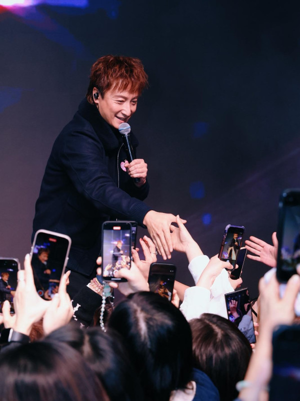 方力申入紙紅館演唱會獲批！被問請鄧麗欣做嘉賓合體？6字回應耐人尋味