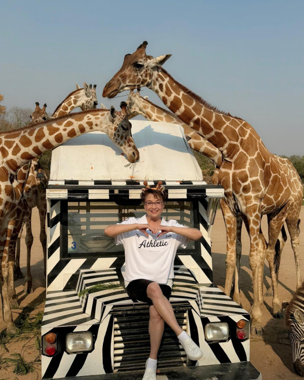 前港姐季軍驚爆入院切除整個子宮 素顏病床照曝光自嘲：唔會生得出