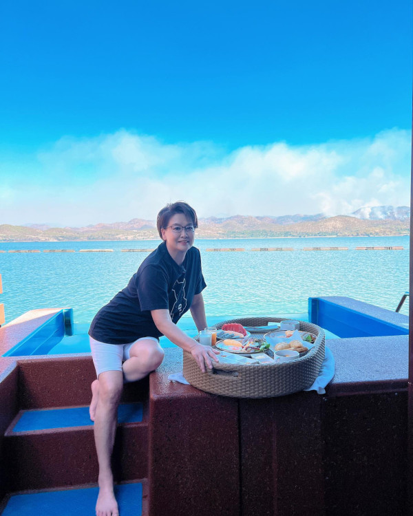 前港姐季軍驚爆入院切除整個子宮 素顏病床照曝光自嘲:唔會生得出