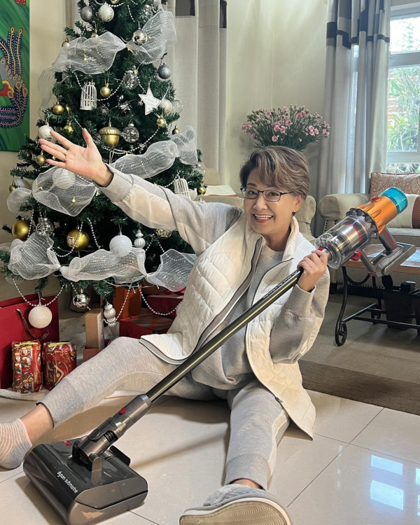 前港姐季軍驚爆入院切除整個子宮 素顏病床照曝光自嘲：唔會生得出